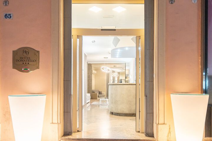 Hotel Entry