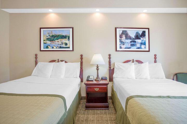 Standard Room, King or Two Doubles (2 of 2)