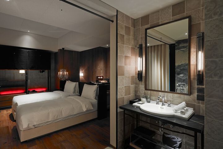 Room 40 of 70