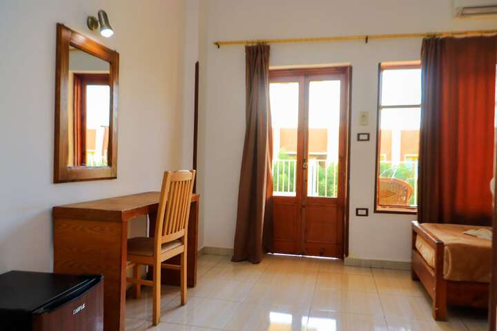 Room 37 of 164