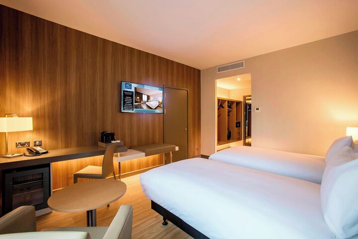 Room 17 of 41