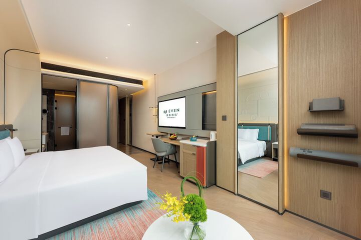 Room 30 of 53