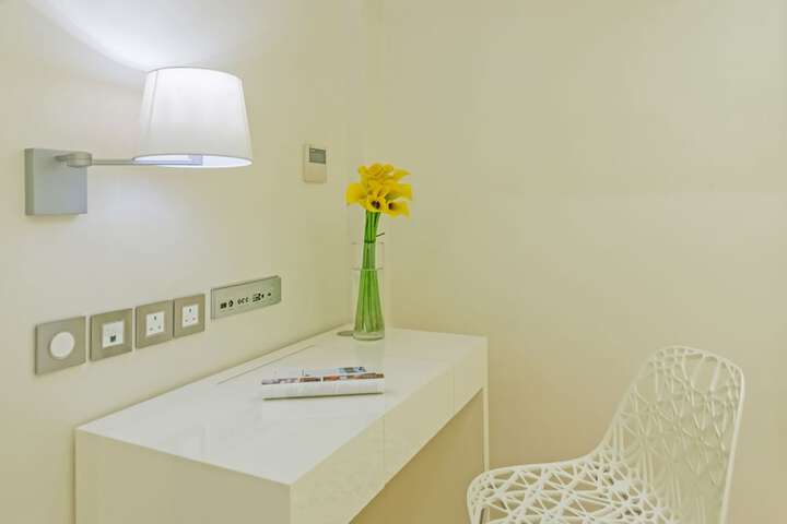 Room 10 of 48