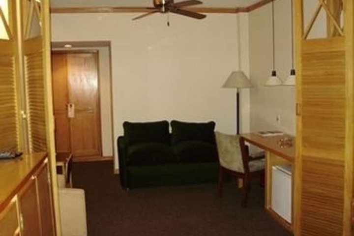 Room 12 of 33