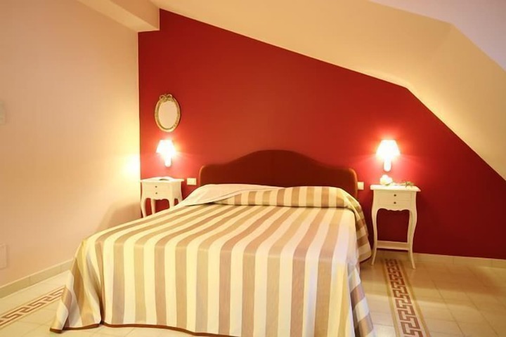 Room 13 of 42