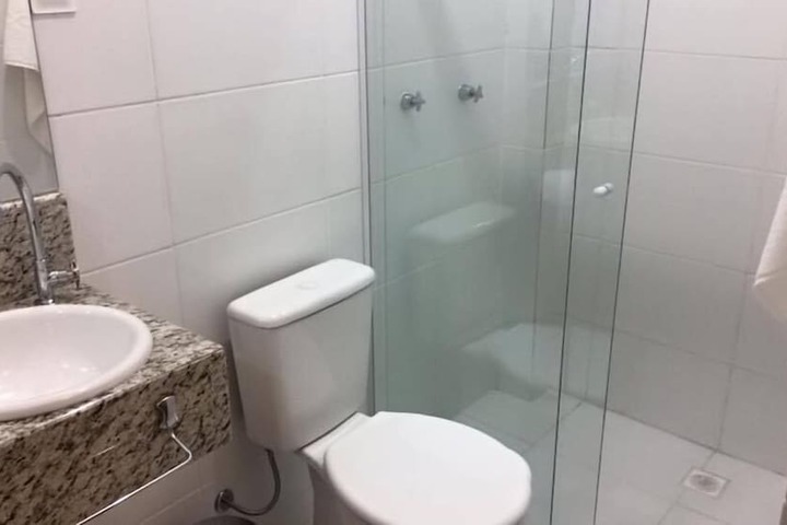 Room 10 of 16
