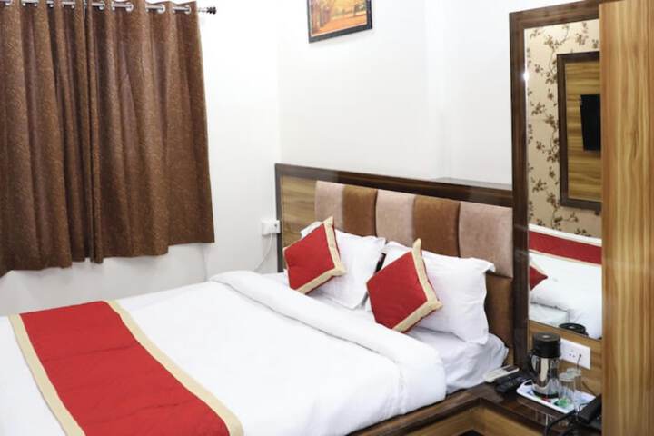 Room 2 of 20