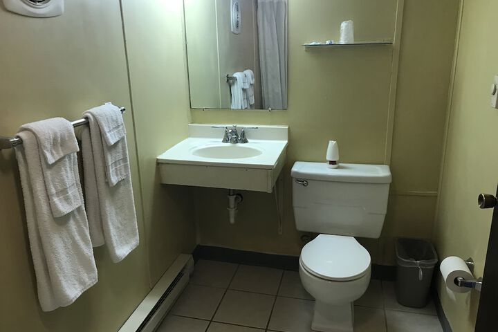 Single King Bed (2 of 8)