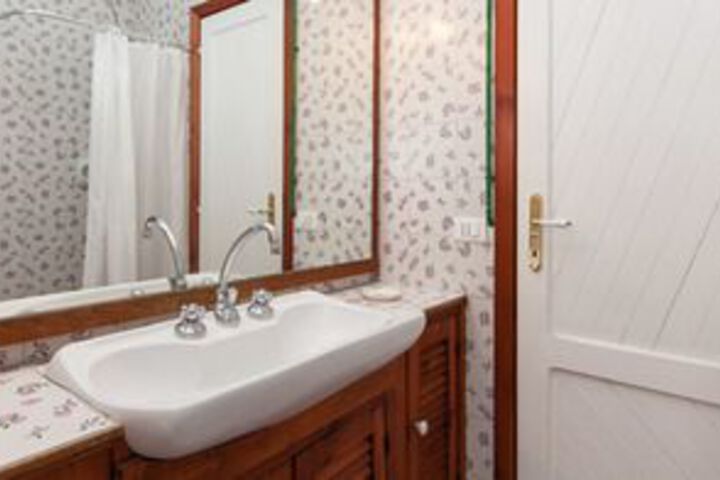 Room 4 of 21