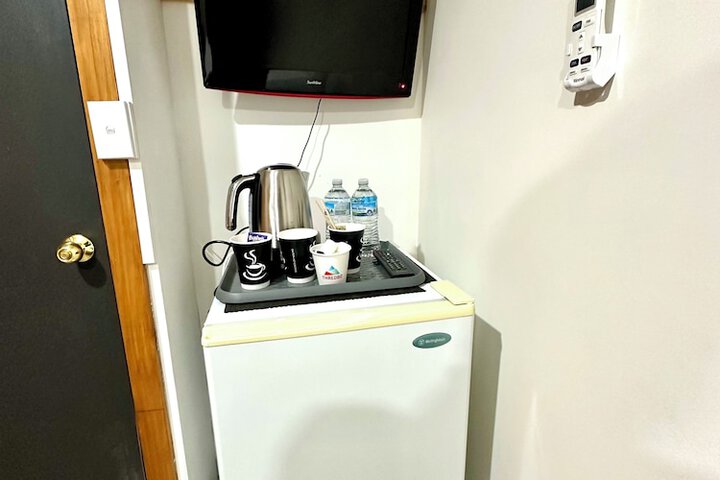 Room 7 of 180