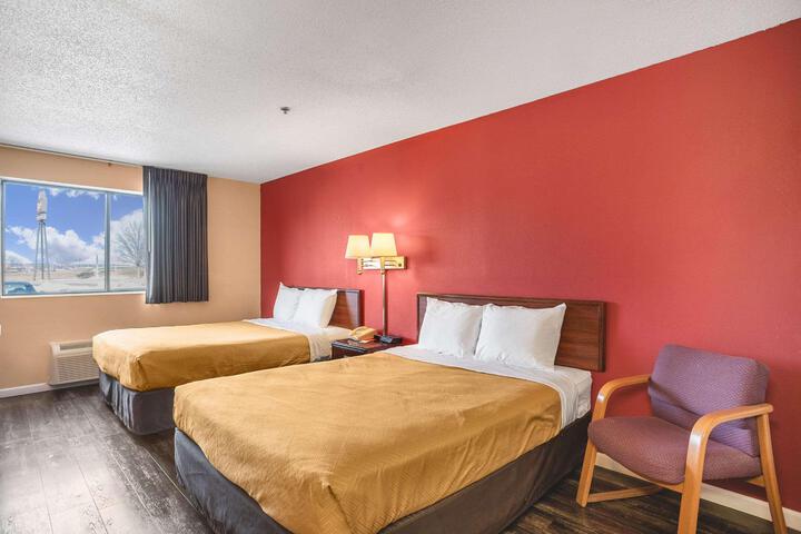 1 Queen Bed (2 of 11)