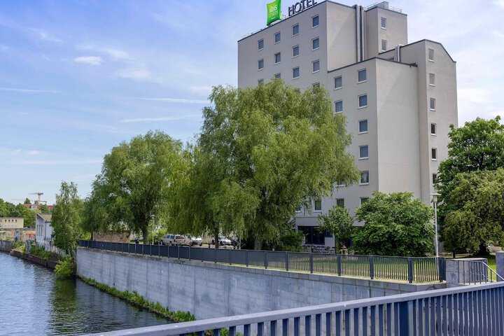 Hotel 68 of 71