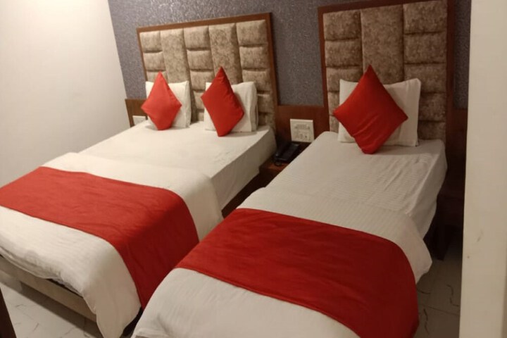 Room 14 of 20