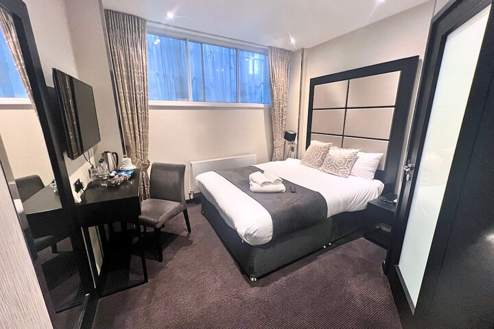 Room 19 of 27