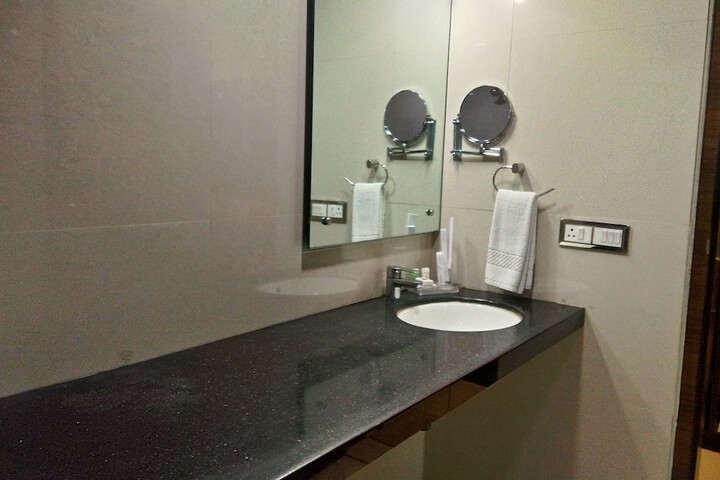 Room 14 of 18