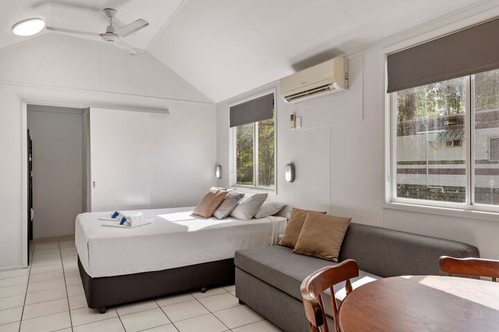 Room 6 of 65