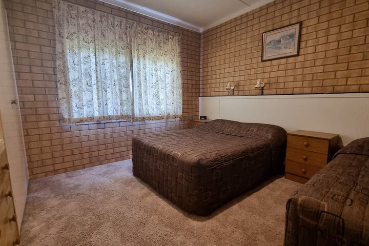 Room 10 of 35
