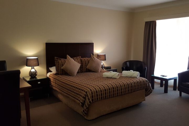 Room 5 of 37