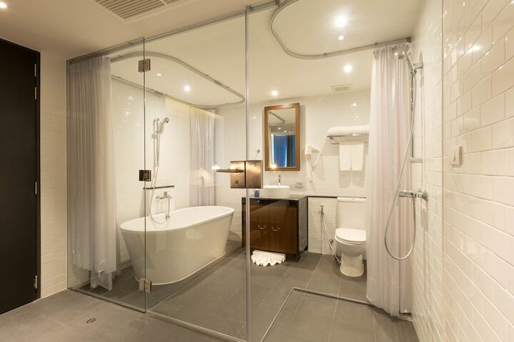 Room 75 of 103