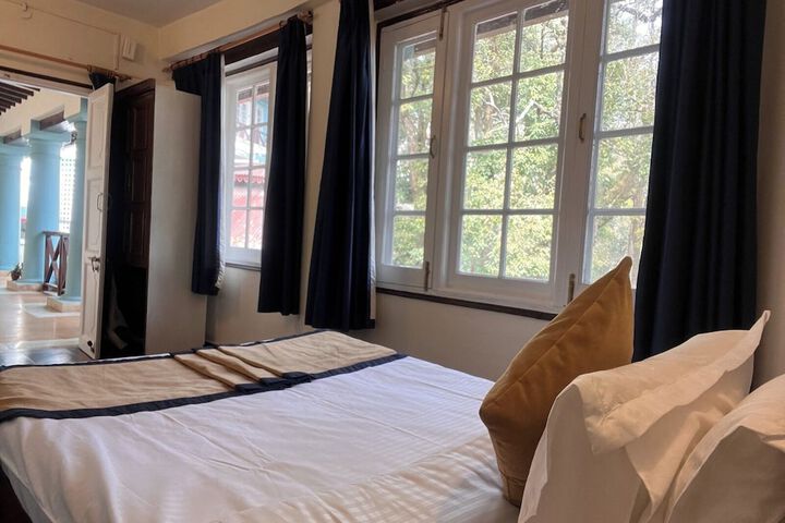 Room 53 of 174