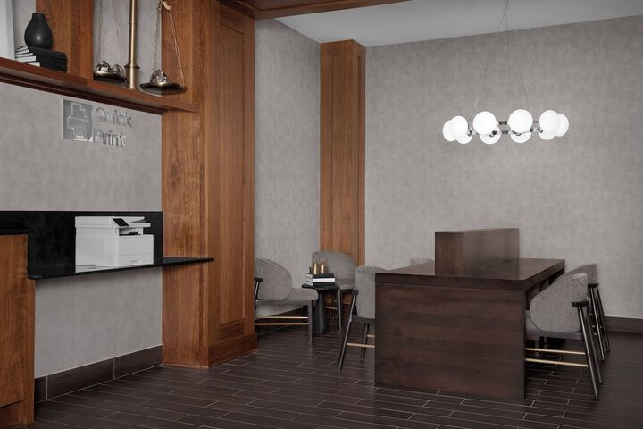 Business Center 73 of 88