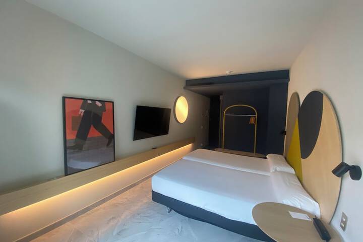 Room 34 of 265