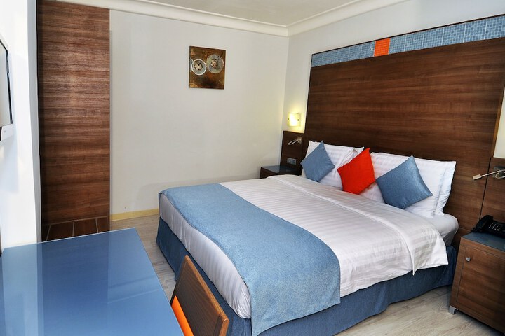 Room 14 of 53