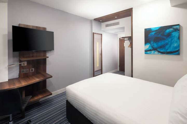 Room 42 of 138