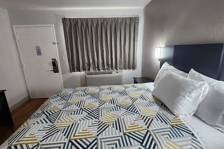 Room 47 of 125
