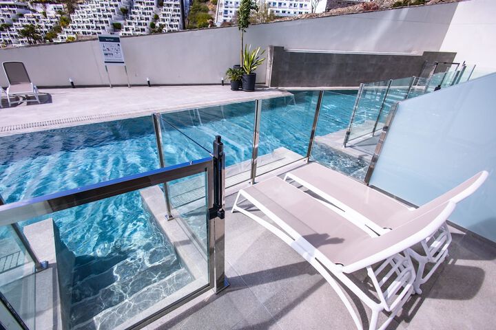 Pool 95 of 202