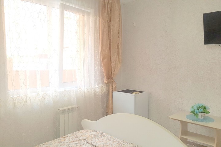 Room 11 of 48