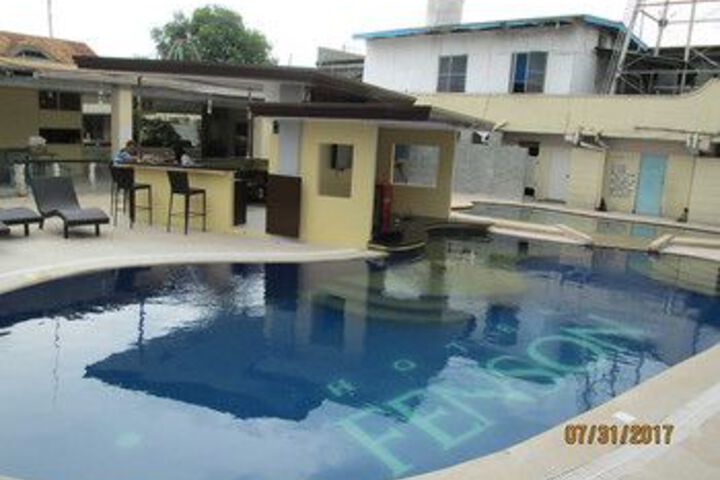 Pool 24 of 30