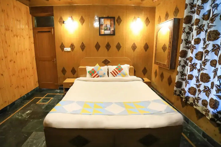 Room 3 of 11