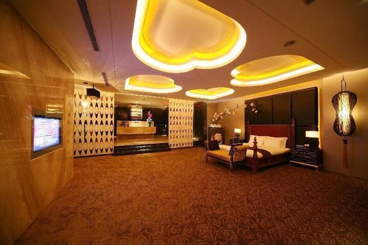 Room 26 of 45