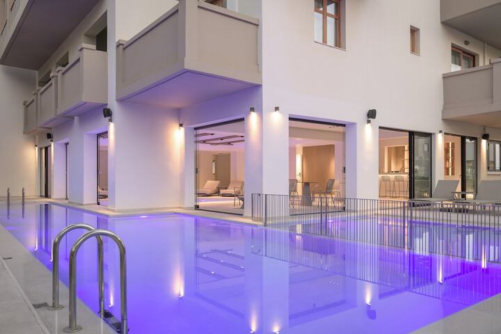 Pool 175 of 357