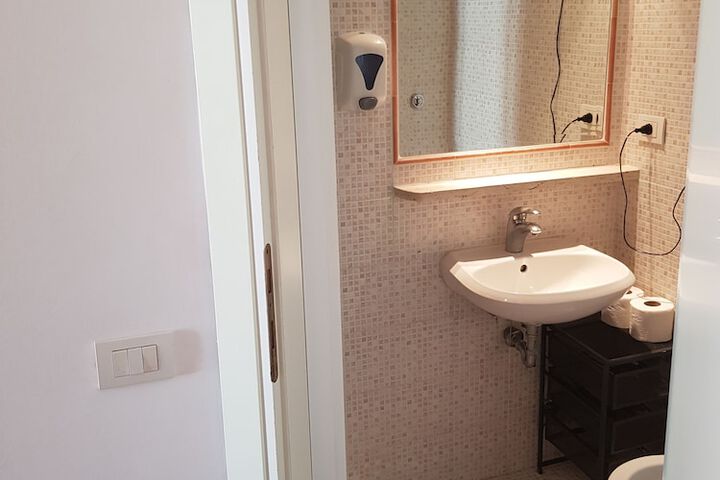 Room 26 of 27