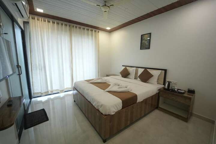 Room 2 of 21