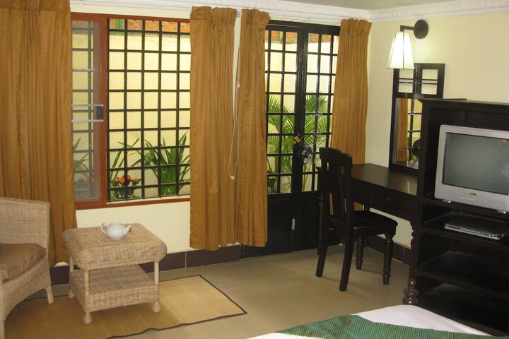 Room 6 of 32