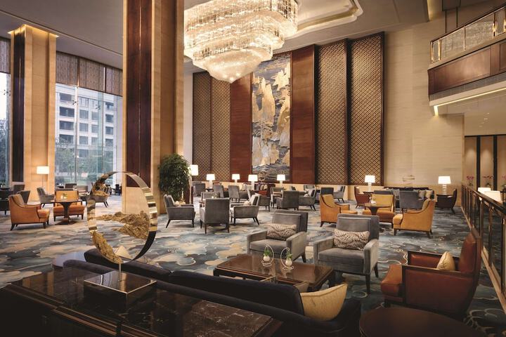 Lounge 46 of 68