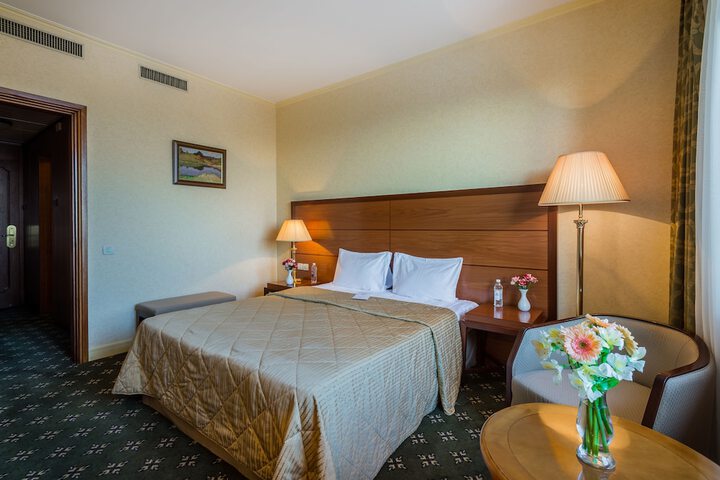 Room 15 of 113