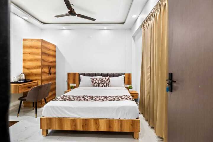 Room 17 of 45