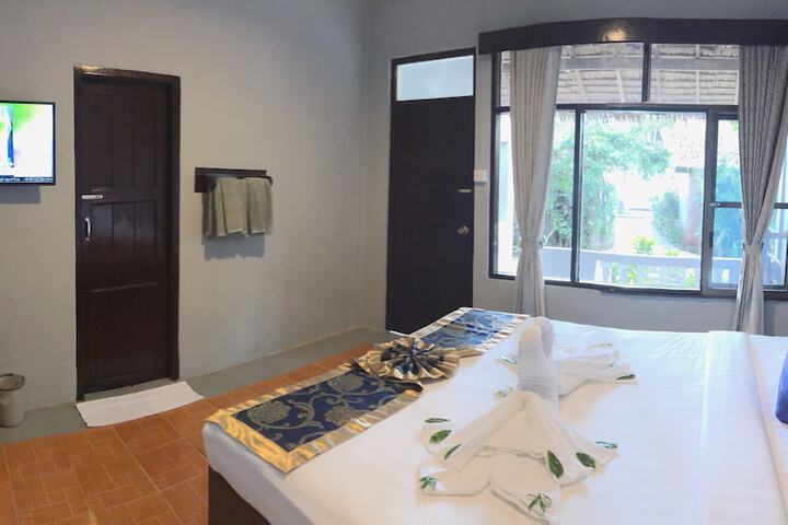 Room 6 of 35