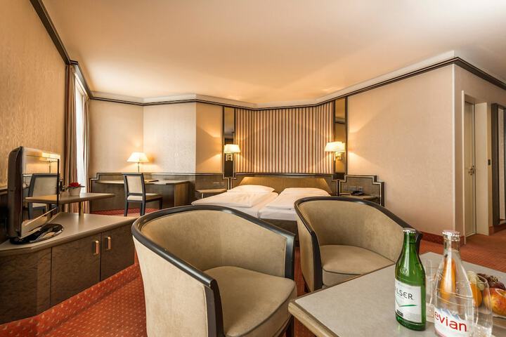 Room 70 of 146