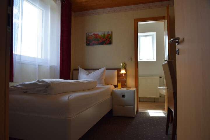 Room 11 of 71