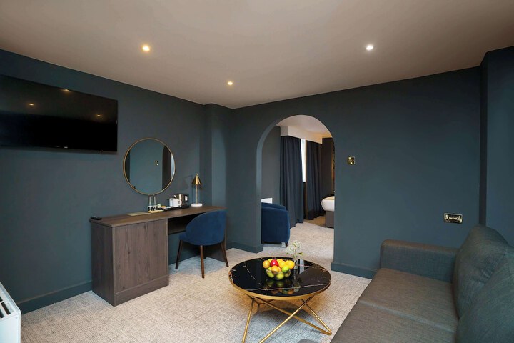Room 47 of 295