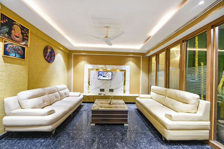 Hotel Interior 13 of 39