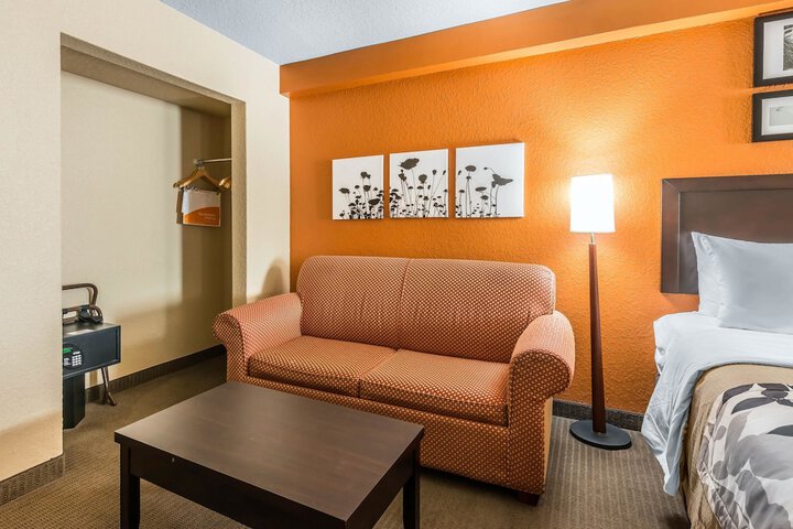 Room 23 of 52