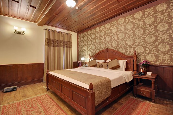 Room 6 of 15