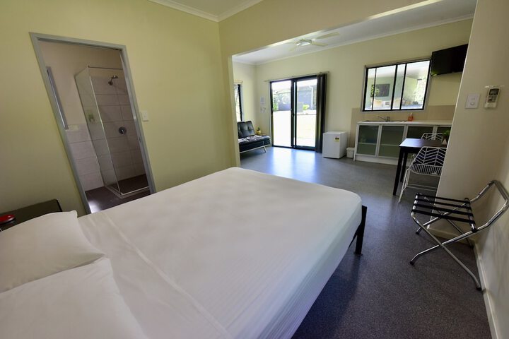 Room 16 of 37