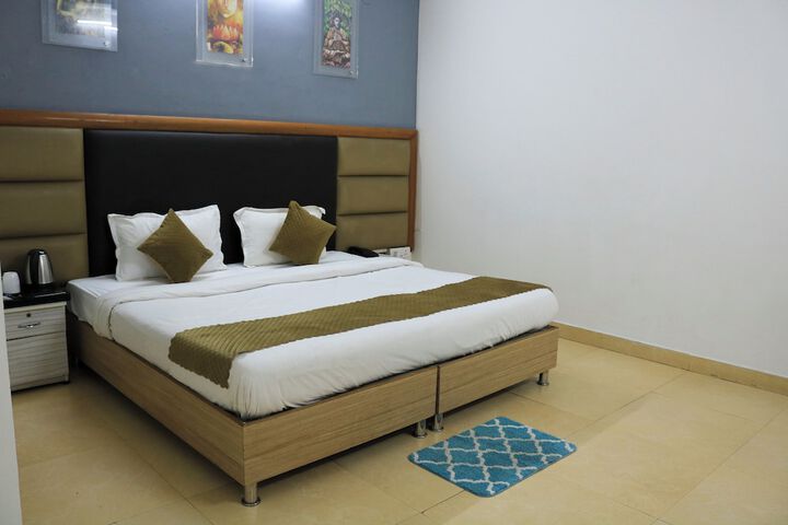 Room 3 of 15